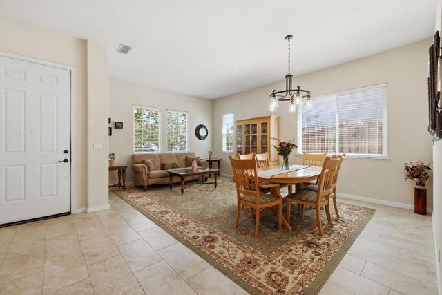 5361 Brookfield Cir, Rocklin, CA 95677