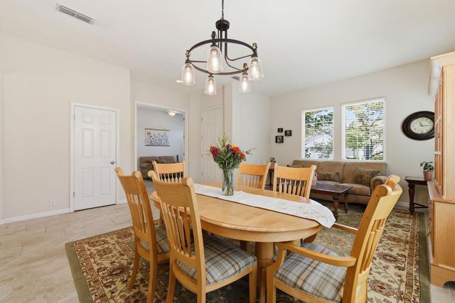 5361 Brookfield Cir, Rocklin, CA 95677