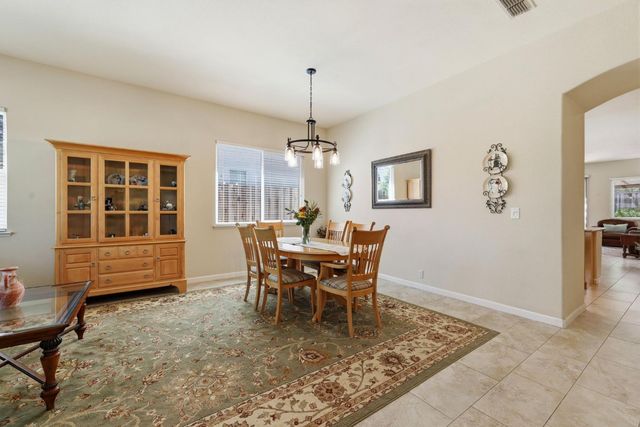 5361 Brookfield Cir, Rocklin, CA 95677