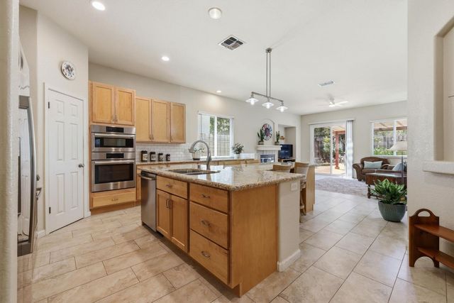 5361 Brookfield Cir, Rocklin, CA 95677