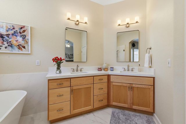 5361 Brookfield Cir, Rocklin, CA 95677