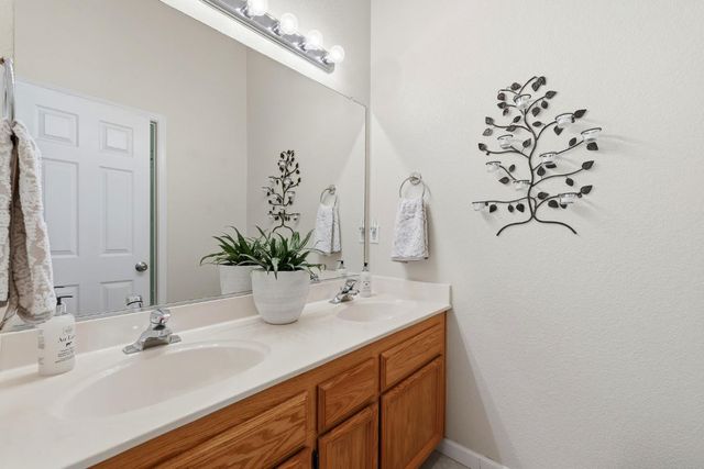 5361 Brookfield Cir, Rocklin, CA 95677