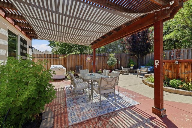 5361 Brookfield Cir, Rocklin, CA 95677