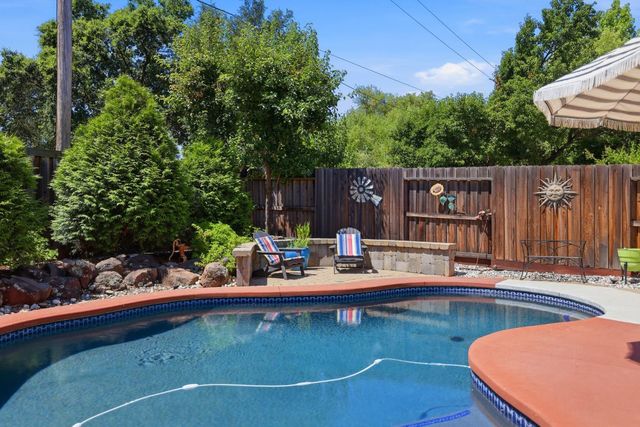 5361 Brookfield Cir, Rocklin, CA 95677