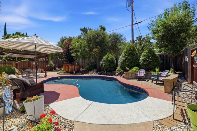 5361 Brookfield Cir, Rocklin, CA 95677