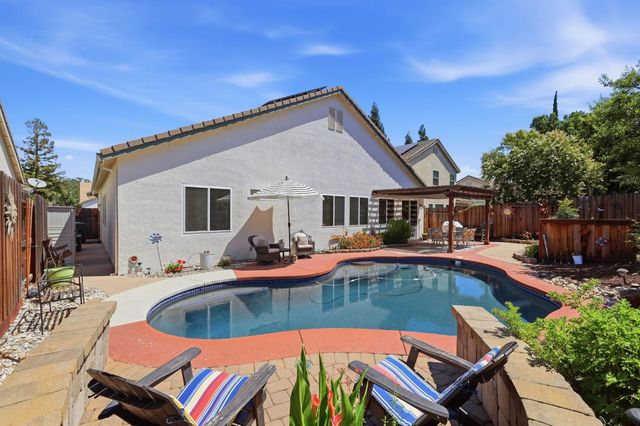 5361 Brookfield Cir, Rocklin, CA 95677