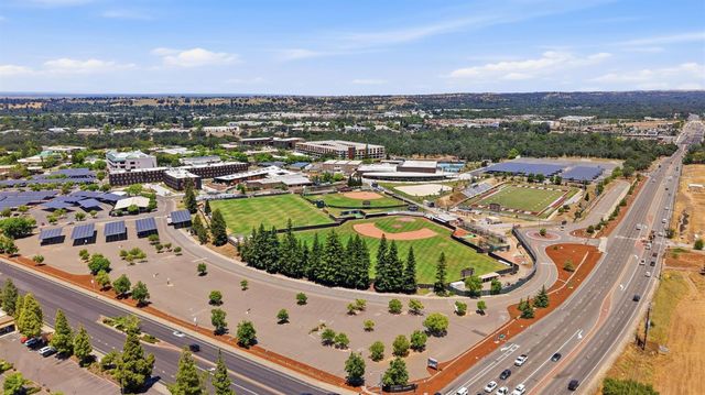 5361 Brookfield Cir, Rocklin, CA 95677