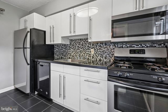 110-B CHERRY PARKE, Cherry Hill, NJ 08002