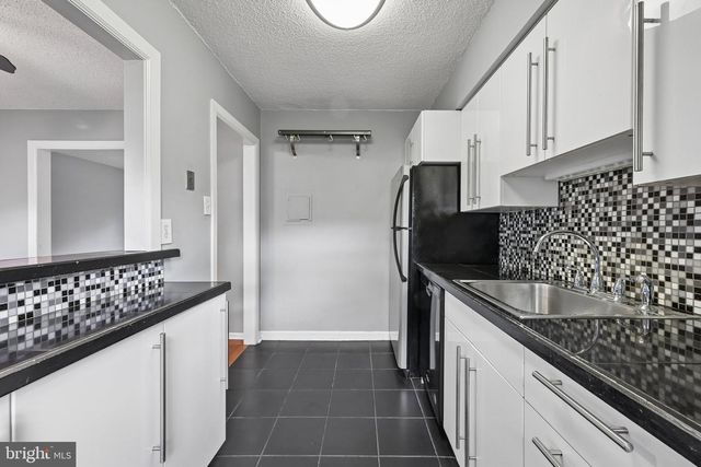 110-B CHERRY PARKE, Cherry Hill, NJ 08002