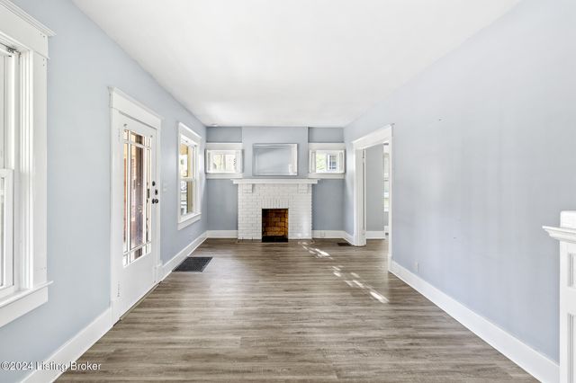 2210 Eastview Ave, Louisville, KY 40205