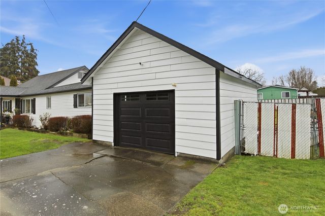 322 Milwaukee Boulevard S, Algona, WA 98001