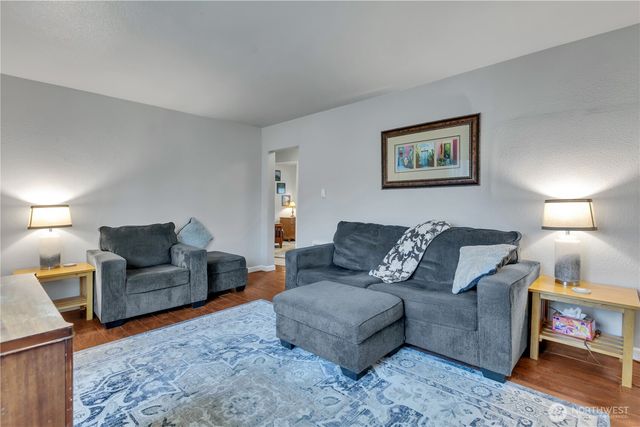322 Milwaukee Boulevard S, Algona, WA 98001