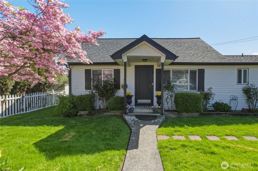 322 Milwaukee Boulevard S, Algona, WA 98001