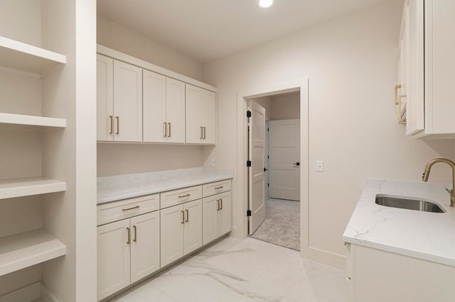 2082 N Unbridled Court, Springfield, MO 65802