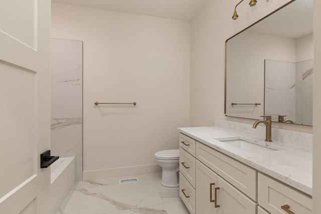 2082 N Unbridled Court, Springfield, MO 65802