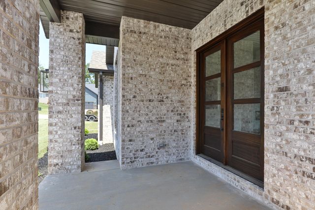2082 N Unbridled Court, Springfield, MO 65802