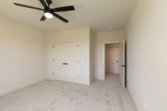 2082 N Unbridled Court, Springfield, MO 65802