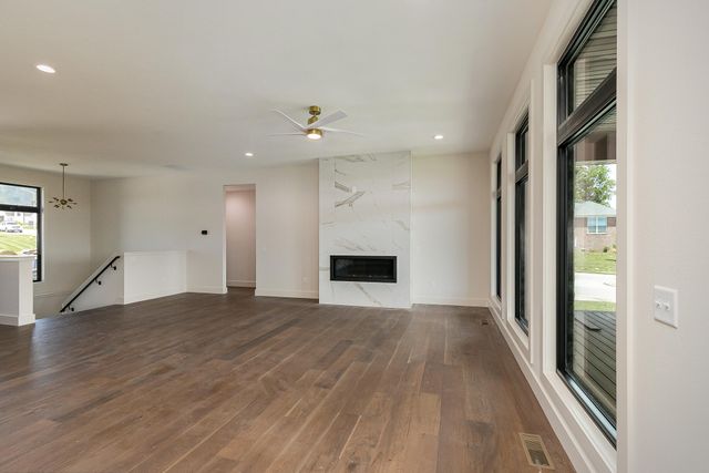 2082 N Unbridled Court, Springfield, MO 65802