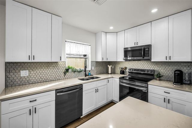1231 LITTLE JOHN LANE, Dunedin, FL 34698