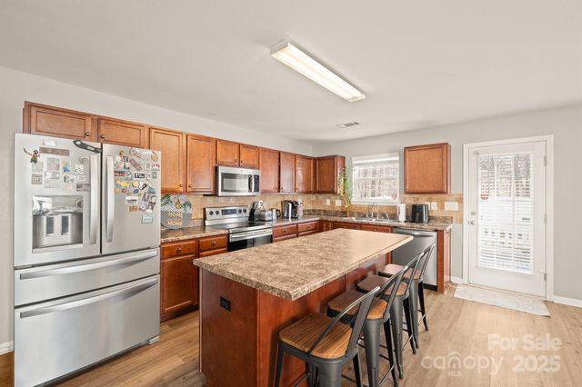 9404 Quilting Bee Lane, Charlotte, NC 28216