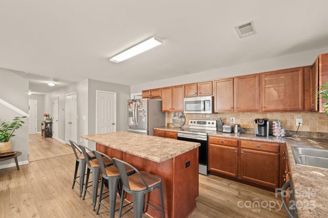 9404 Quilting Bee Lane, Charlotte, NC 28216