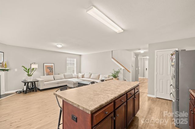 9404 Quilting Bee Lane, Charlotte, NC 28216