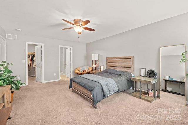 9404 Quilting Bee Lane, Charlotte, NC 28216