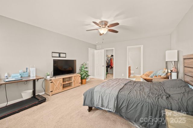 9404 Quilting Bee Lane, Charlotte, NC 28216