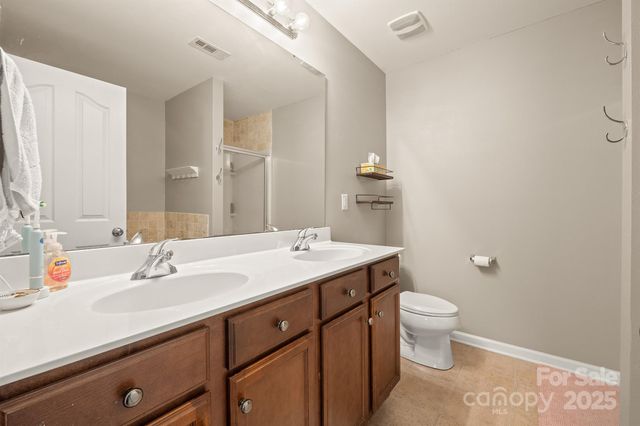 9404 Quilting Bee Lane, Charlotte, NC 28216