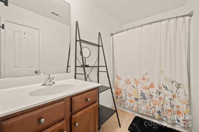 9404 Quilting Bee Lane, Charlotte, NC 28216