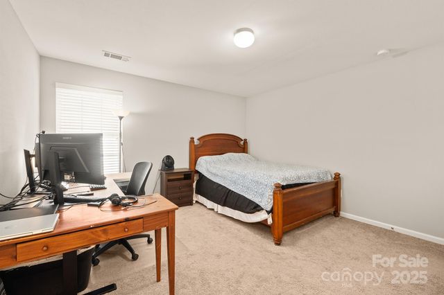 9404 Quilting Bee Lane, Charlotte, NC 28216