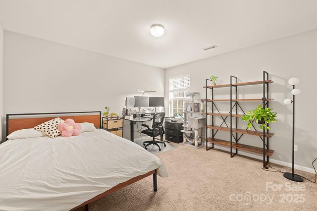 9404 Quilting Bee Lane, Charlotte, NC 28216