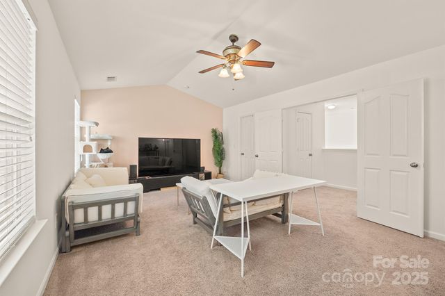 9404 Quilting Bee Lane, Charlotte, NC 28216