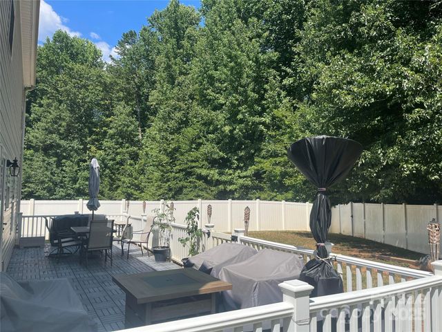 9404 Quilting Bee Lane, Charlotte, NC 28216