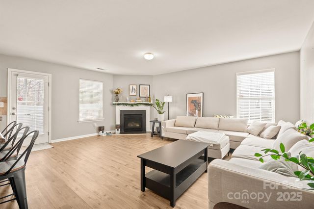 9404 Quilting Bee Lane, Charlotte, NC 28216