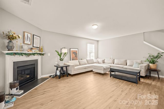 9404 Quilting Bee Lane, Charlotte, NC 28216