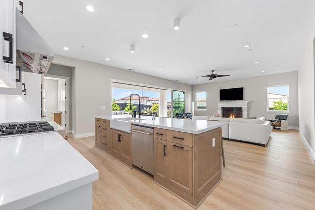 4371 Fox Hollow St, Folsom, CA 95630