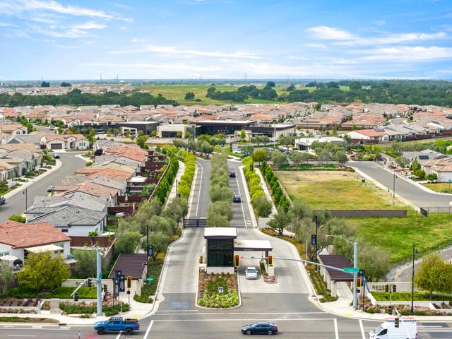 4371 Fox Hollow St, Folsom, CA 95630