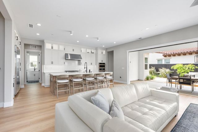 4371 Fox Hollow St, Folsom, CA 95630