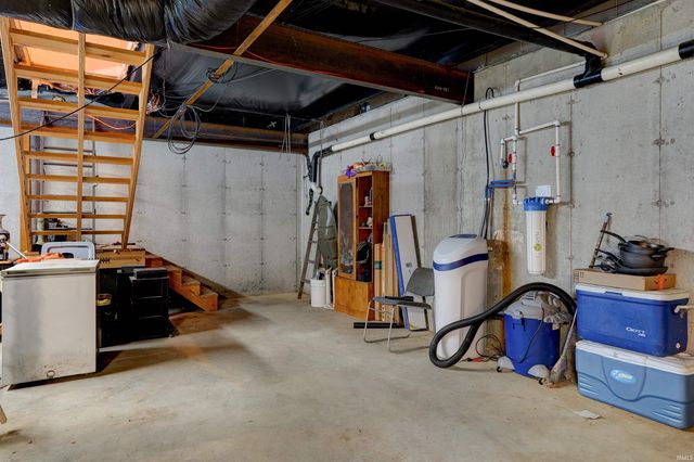 165 E Gentry, Rockport, IN 47635