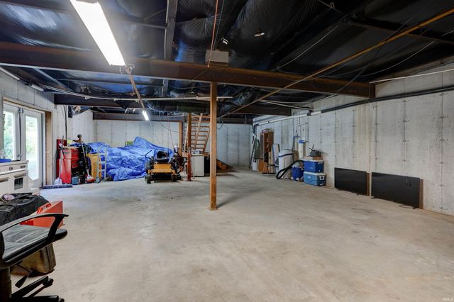 165 E Gentry, Rockport, IN 47635