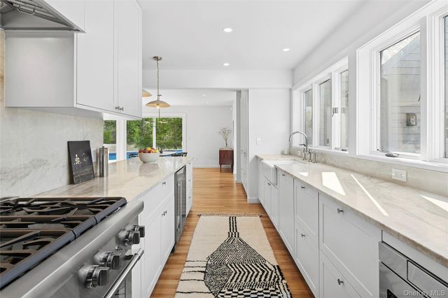 34 Floyd Street, East Hampton, NY 11937