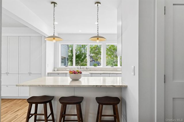 34 Floyd Street, East Hampton, NY 11937