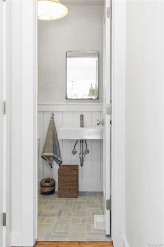 34 Floyd Street, East Hampton, NY 11937