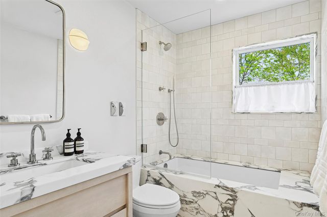 34 Floyd Street, East Hampton, NY 11937