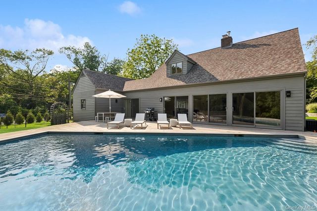 34 Floyd Street, East Hampton, NY 11937