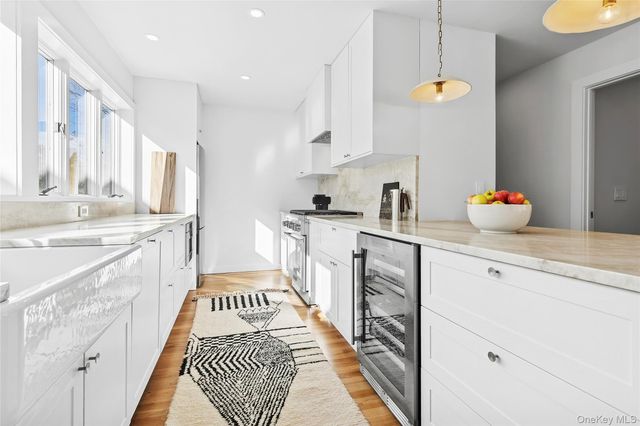 34 Floyd Street, East Hampton, NY 11937