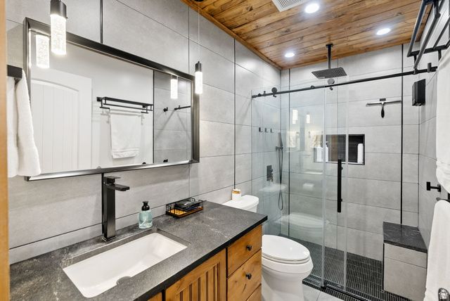 745 N CAMBRY DR, Garden City, UT 84028
