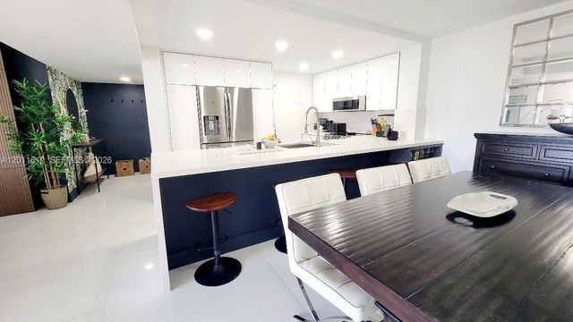 250 Galen Drive 43, Key Biscayne, FL 33149
