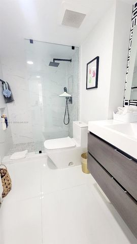 250 Galen Drive 43, Key Biscayne, FL 33149
